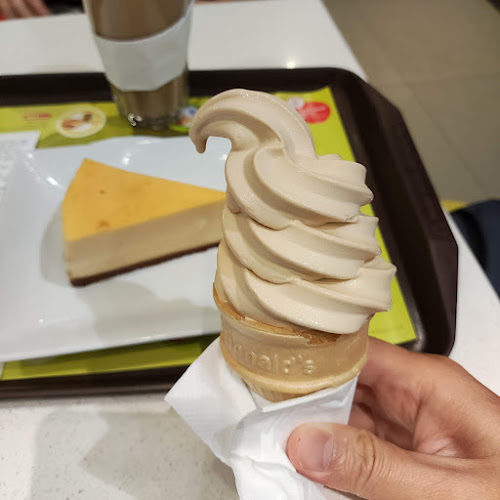 Opinii despre McDonald's JEM în Singapore - Hospitality and gastronomy