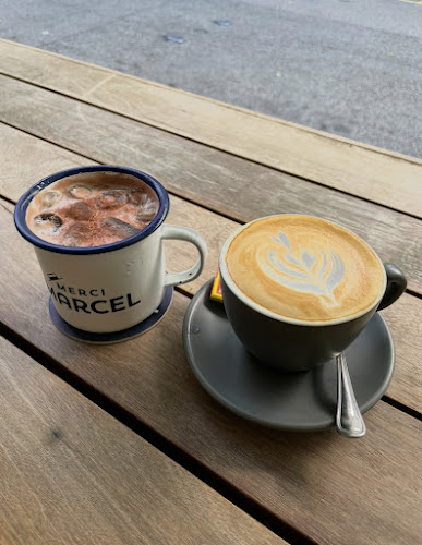 171 E Coast Rd, Singapore 428877