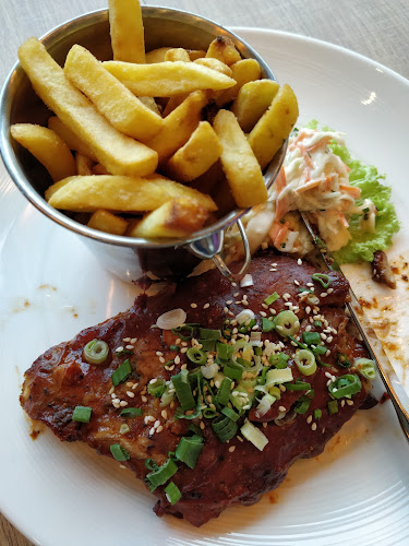 Sky22 @ Courtyard by Marriott - Hospitality and gastronomy