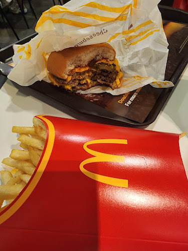 McDonald's Bendemeer - Hospitality and gastronomy