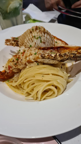 50 Jurong Gateway Rd, #01-05 Jem, Singapore 608549