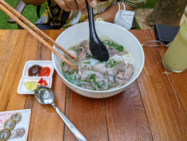 Comentarii opinii despre Lucky Saigon Café