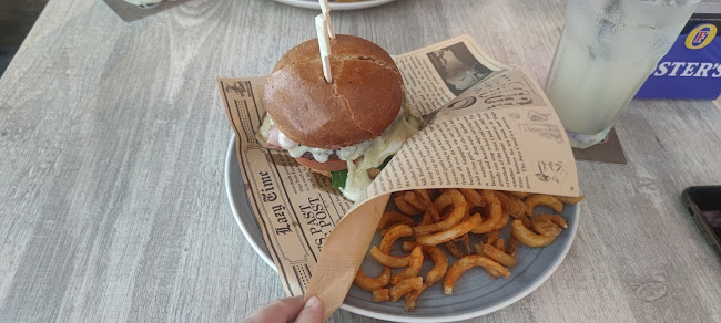 Lazy Lizard - NEWest - Hospitality and gastronomy