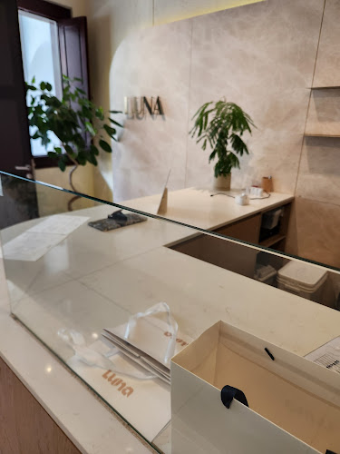 Opinii despre LUNA în Singapore - Hospitality and gastronomy