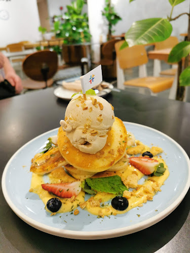 Comentarii opinii despre 6 Letter Brunch