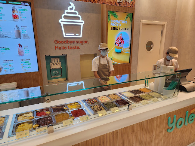 Yolé (Waterway Point) - Singapore