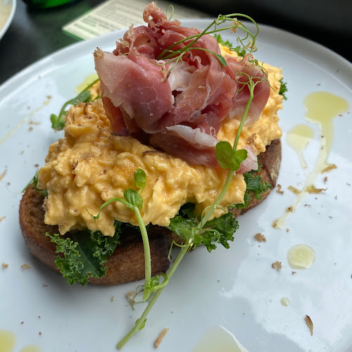 Paradise Pizza & Elixir Coffee and Wine - Holland - Singapore