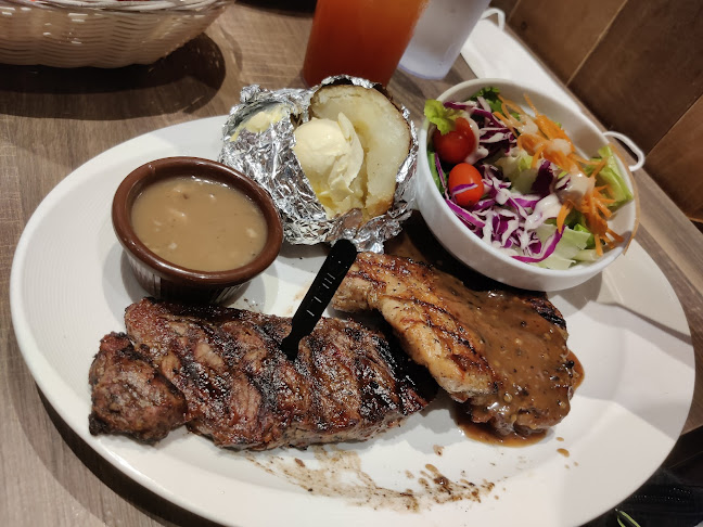 ASTONS Specialities @ City Square Mall