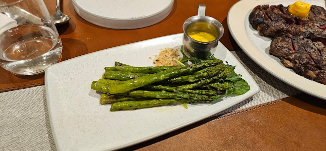 Comentarii opinii despre Cinder Steakhouse at Wheeler's Estate