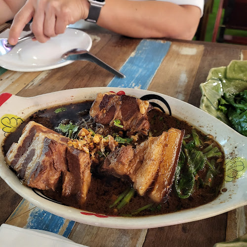 Warm Up Cafe @ The Star Vista - Hospitality and gastronomy