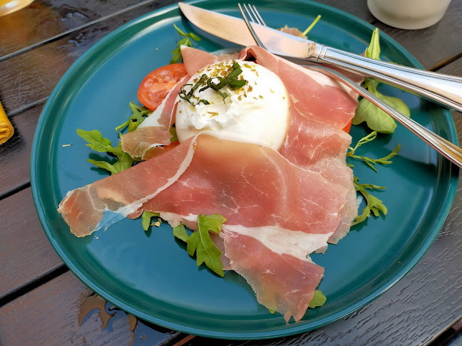 Bella Pizza - Singapore