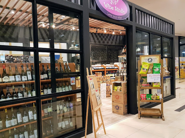 V Wine Studio Pte Ltd - Singapore