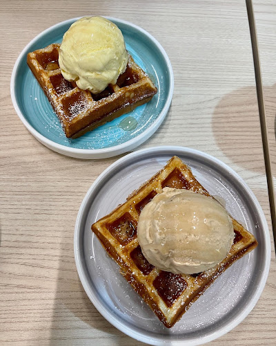 Coffee & Chirashi - Hospitality and gastronomy