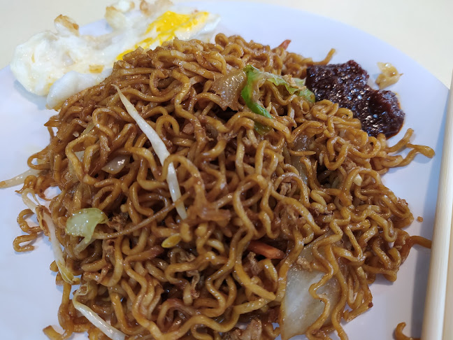 Broadway Food Centre @ 334A Sembawang Close