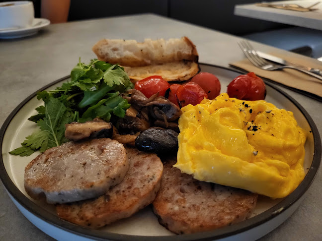 24 Holland Grove Rd, #01-18, Singapore 278803