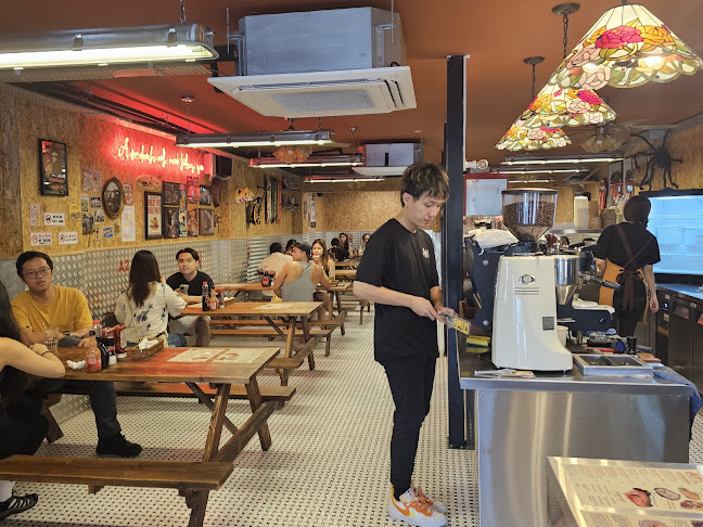 Comentarii opinii despre Joji's Sandwich Parlour