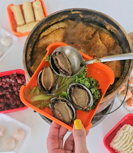 Shun De Seafood Porridge Claypot - Hospitality and gastronomy