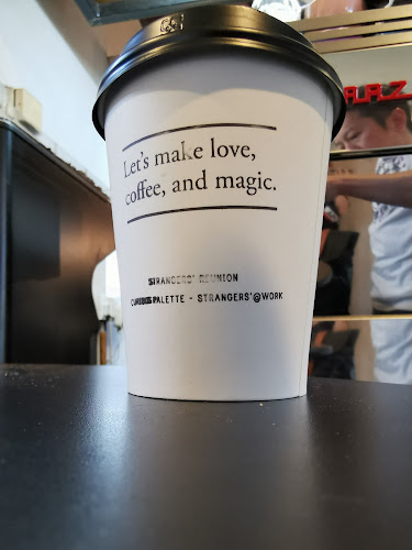 Strangers @ Work - Hospitality and gastronomy