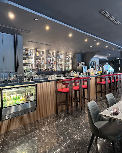 9 Bras Basah Rd, #01-06, Singapore 189559