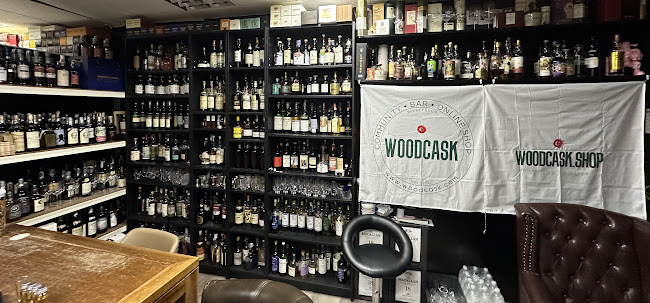 Woodcask Whisky Bar