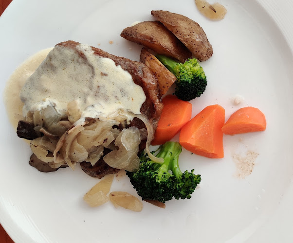 Eatzi Gourmet Steakhouse & Bistro