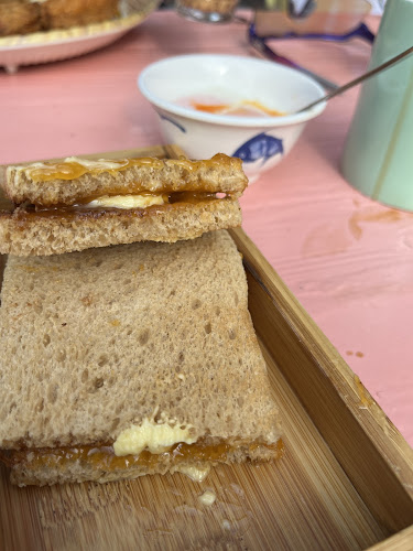 Lukers @Cosford Container Park - Hospitality and gastronomy