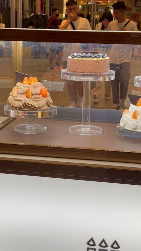 Henri Charpentier - Hospitality and gastronomy