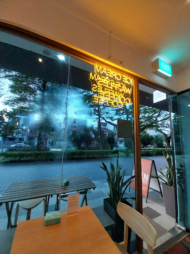 7 Ang Mo Kio Street 66, #01-08 Flora Vista, Singapore 567708