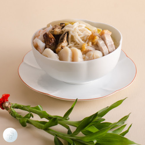 Yue Bai - Hospitality and gastronomy