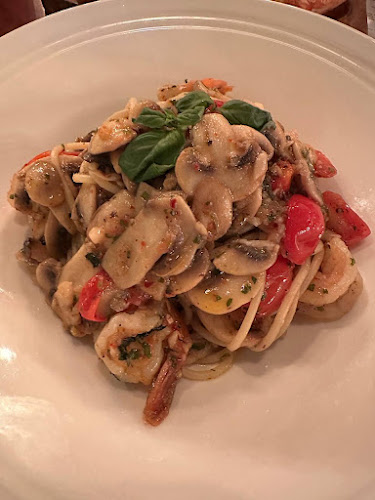 Comentarii opinii despre Napolizz Italian Restaurant & Bar (Anson House)