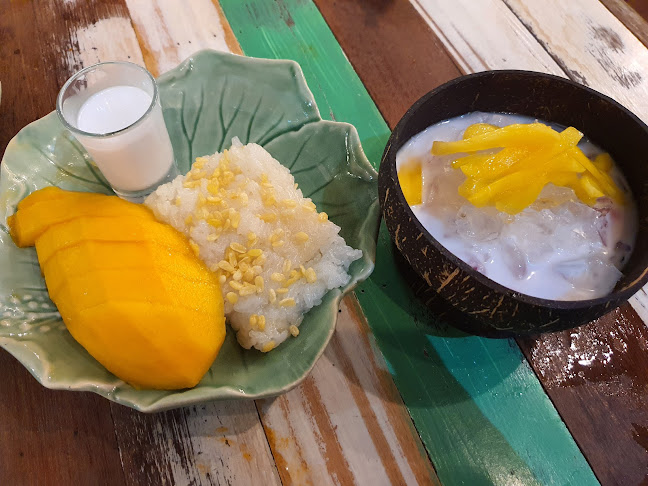 Opinii despre Warm Up Cafe @ The Star Vista în Singapore - Hospitality and gastronomy