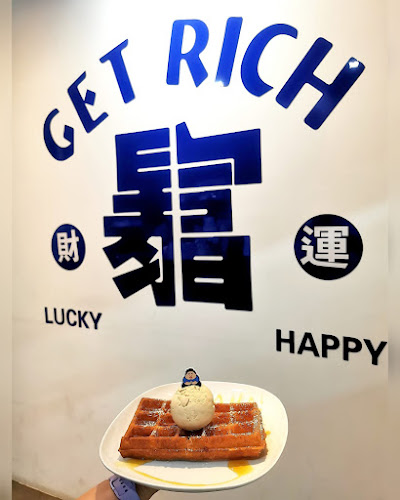 Fat Boss Waffles and Ice Cream - Hospitality and gastronomy