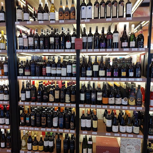 Opinii despre Bottles & Bottles @ The Centrepoint în Singapore - Hospitality and gastronomy