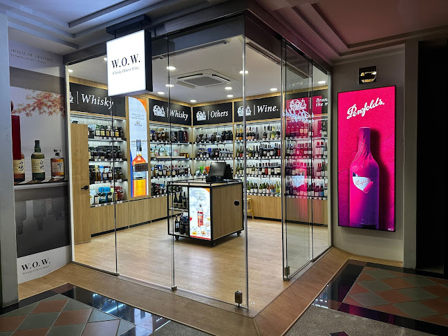Opinii despre W.O.W - Whisky. Others. Wine. @ Seletar Country Club în Singapore - Hospitality and gastronomy