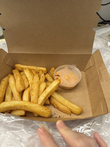 116 Changi Rd, #01-10, Singapore 419718