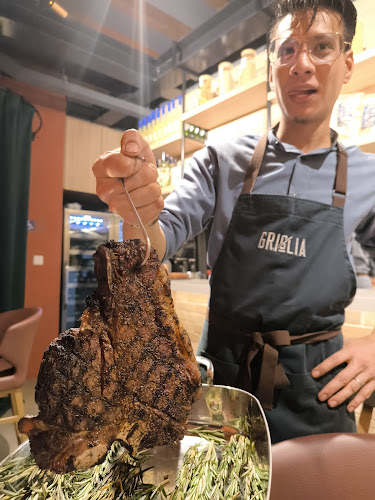 139 E Coast Rd, #01-01, Singapore 428829