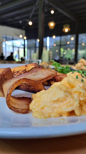 Whisk & Paddle (Bt Gombak Park) - Hospitality and gastronomy