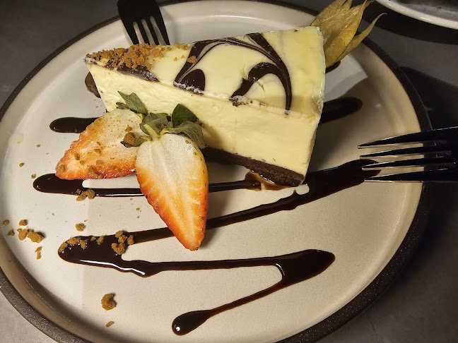 9 Bras Basah Rd, #01-06, Singapore 189559