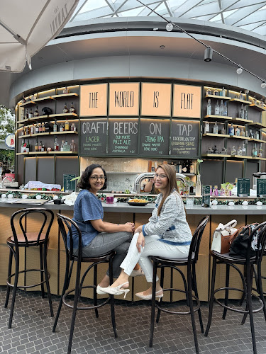 The World is Flat - Hospitality and gastronomy