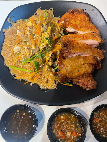 Yum Yum Thai(i12 katong) - Hospitality and gastronomy