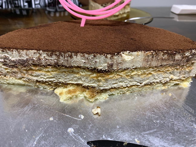 Whyzee | Birthday Cake Delivery Singapore - Singapore