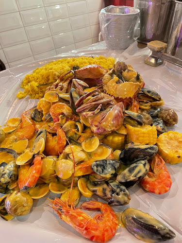 Cajun On Wheels (C.O.W) - Seafood Truck Louisiana