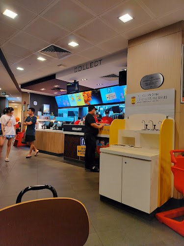 McDonald's Serangoon Avenue 3 - Hospitality and gastronomy