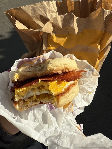 Opinii despre McDonald's Paya Lebar Square în Singapore - Hospitality and gastronomy