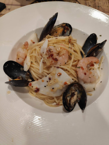 The Manhattan Fish Market - Singapore