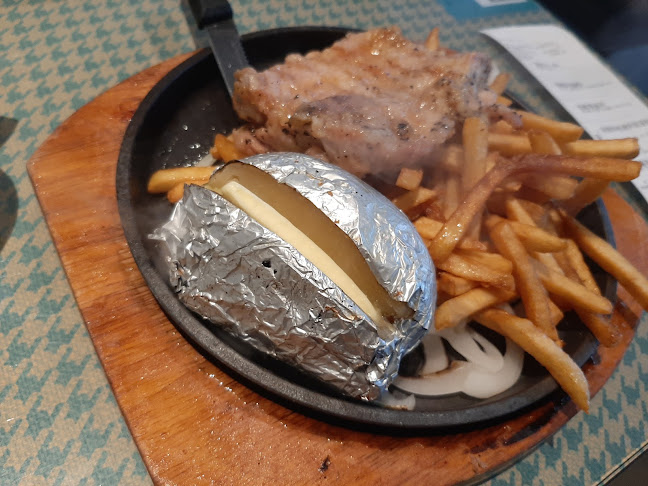 Xin Wang Hong Kong Café - Hospitality and gastronomy