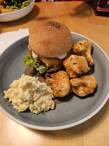 Opinii despre Real Food Yishun în Singapore - Hospitality and gastronomy