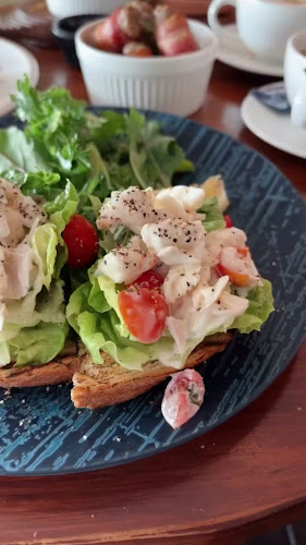 The Queen & Mangosteen