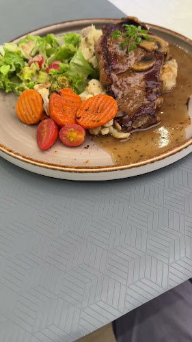 Big Fish Small Fish Cafe(Suntec City) - Singapore