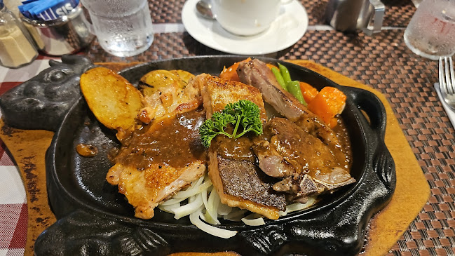 Mariners' Corner Restaurant - Hospitality and gastronomy